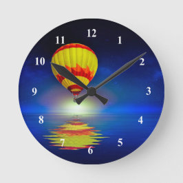 Reloj Redondo Mediano Colorido color amarillo cálido del globo acuático