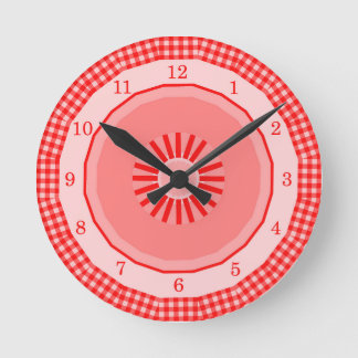 Reloj Redondo Mediano Comprobaciones de país de Gingham roja numeradas