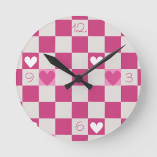 Reloj Redondo Mediano Comprobadores y corazones rosados