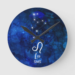 Reloj Redondo Mediano Constelación zodiacal de Leo en galaxia azul oscur