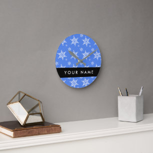 Reloj Redondo Mediano Copia de Copos de nieve blancos, Azul, Tu nombre,