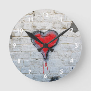 Reloj Redondo Mediano Corazón de graffiti rojo