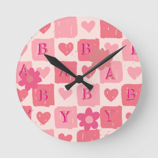 Reloj Redondo Mediano Corazón rosa del bebé