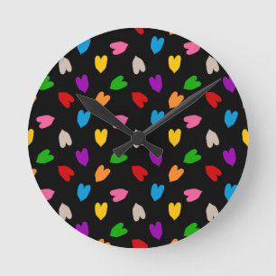 Reloj Redondo Mediano Corazones de amor coloridos diseño de patrón negro