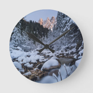 Reloj Redondo Mediano Cordillera montañosa Geisler cubierta de nieve