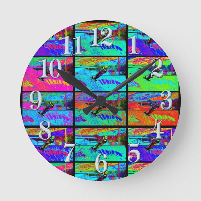 Reloj Redondo Mediano Cortando la rampa - Stunt Scooter Rider (Anverso)