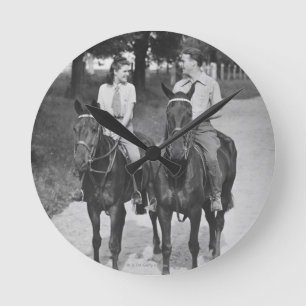 Reloj Redondo Mediano Couple Riding Horses
