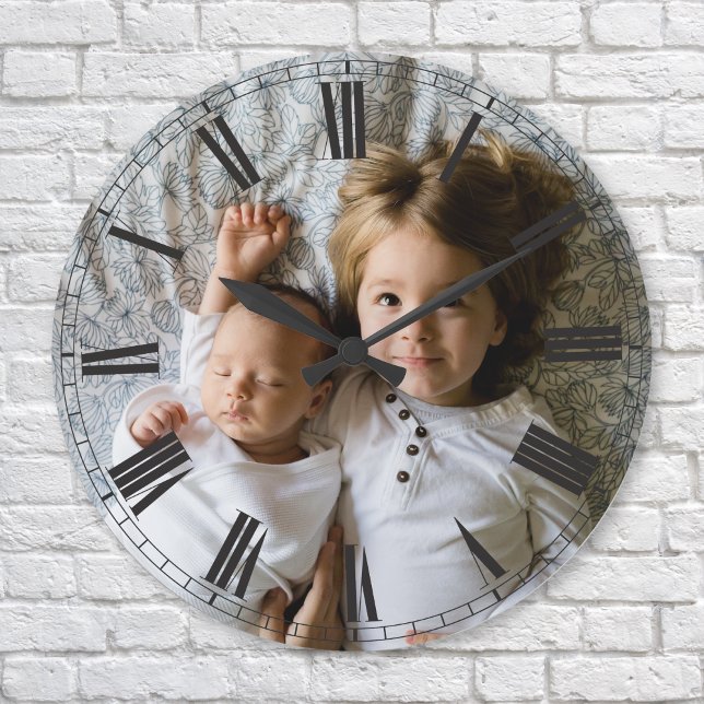 Reloj Redondo Mediano Crea tu foto Personalizado Gray Classy Elegante (Subido por el creador)