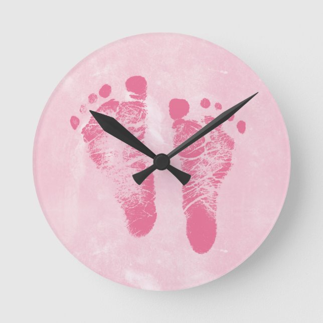 Reloj Redondo Mediano Cute Baby Girl Footprints (Anverso)