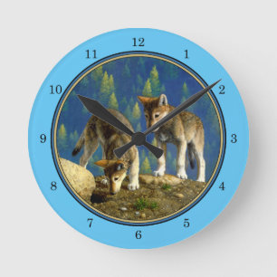 Reloj Redondo Mediano Cute Curious Gray Wolf Pups