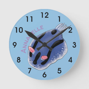 Reloj Redondo Mediano Cute happy blue nudibranch cartoon illustration