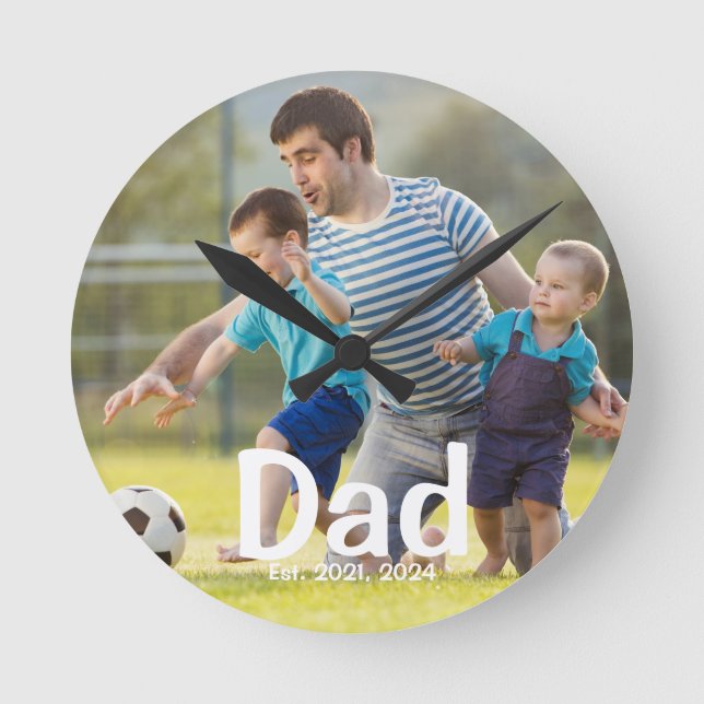 Reloj Redondo Mediano Dad Established Photo Gift  (Anverso)