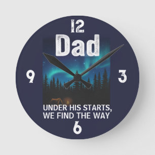 Reloj Redondo Mediano Dad Luces del Norte Camping Personalizable