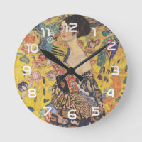Dama Art Nouveau antigua con pintura de abanico