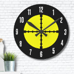 Reloj Redondo Mediano Destino de disparo<br><div class="desc">Este reloj presenta una impresión simple pero impactante de un diseño clásico de tiro amarillo y negro o de tiro con arco. El reloj redondo de tiro deportivo con arco de tiro deportivo es perfecto para los amantes de los deportes de tiro con arco. Su estética, limpia y enfocada, aporta...</div>