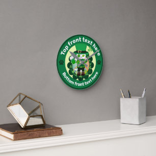 Reloj Redondo Mediano Día de San Patricio con un felino afortunado