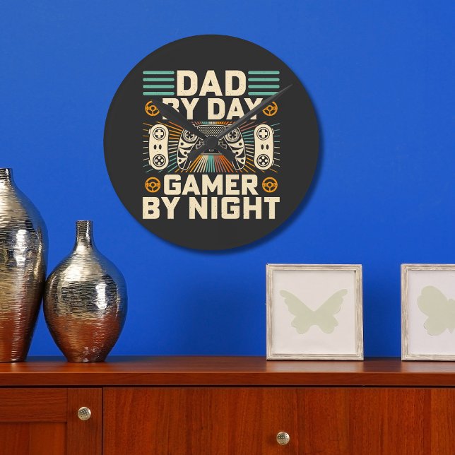 Reloj Redondo Mediano Día del padre de día Jugador de noche (Father's day Dad by day Gamer by night Round Clock)