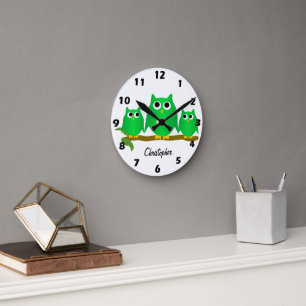 Reloj Redondo Mediano Diseño de búhos personalizados Green Owls