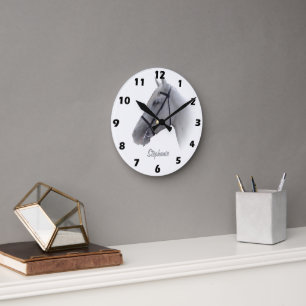 Reloj Redondo Mediano Diseño de Caballo Gris Personalizado