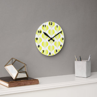 Reloj Redondo Mediano Diseño de Corazones Amarillos