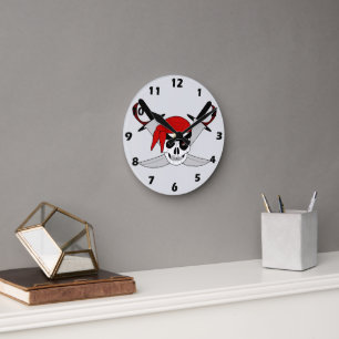 Reloj Redondo Mediano Diseño de cráneo de pirata y espadas