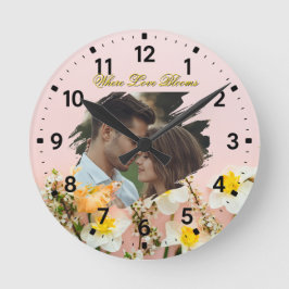 Reloj Redondo Mediano Donde Florece el Amor | Romance de Primavera Perso