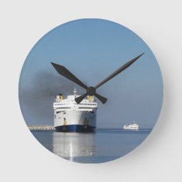 Reloj Redondo Mediano Dos Ferrys En Grecia