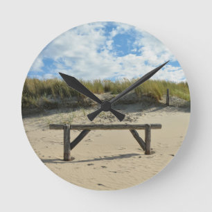 Reloj Redondo Mediano Dunas de arena con valla de madera