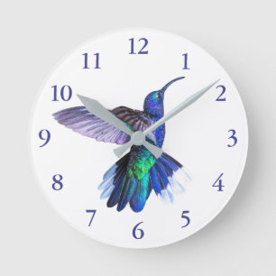 Reloj Redondo Mediano El colibrí púrpura en una hermosa posada