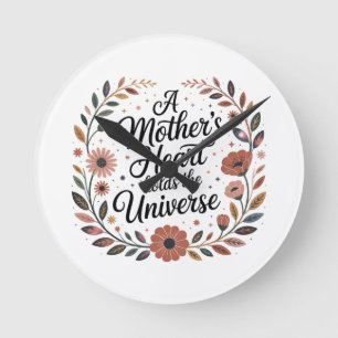Reloj Redondo Mediano El Corazón de una Madre Sostiene el Universo