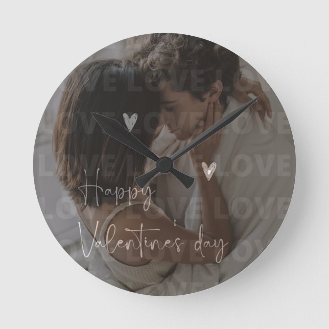 Reloj Redondo Mediano El día de San Valentín personalizado Foto de parej (Anverso)
