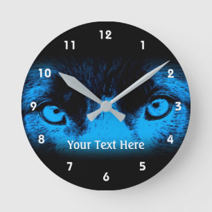 Reloj Redondo Mediano El perro intenso observa el arte animal