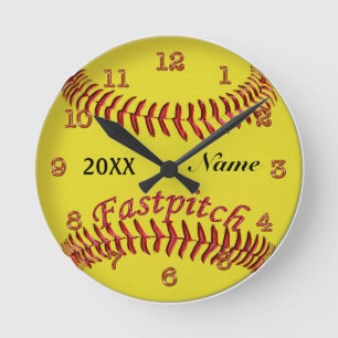 Reloj Redondo Mediano El softball personalizado registra su NOMBRE y AÑ