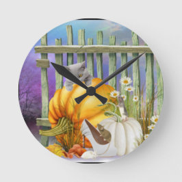 Reloj Redondo Mediano El zapato blanco perdido en el parche de calabaza 