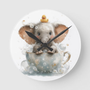 Reloj Redondo Mediano Elefante bebé adorable en taza de té con patito de