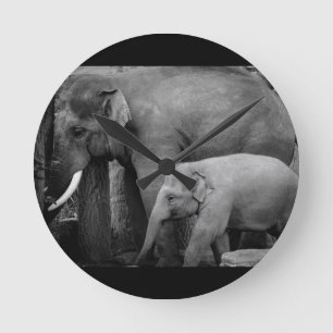 Reloj Redondo Mediano elefante de la madre y del bebé