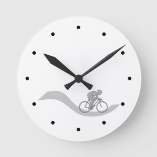 Reloj Redondo Mediano Elegante diseño temático de ciclismo en gris.