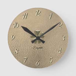 Reloj Redondo Mediano Elegante Shamrock Día de San Patricio Cuero