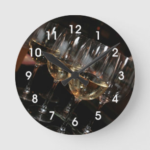 Reloj Redondo Mediano En mi edad necesito las copas de vino
