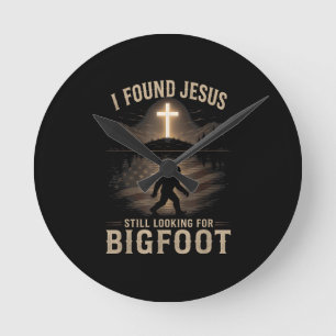 Reloj Redondo Mediano Encontré a Jesús todavía buscando Bigfoot Fe diver