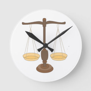 Reloj Redondo Mediano Escala de pesaje antigua o viga de balance