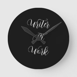 Reloj Redondo Mediano Escritor en horario laboral