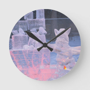 Reloj Redondo Mediano Escultura de hielo Artista Deportivo Cargando Rega