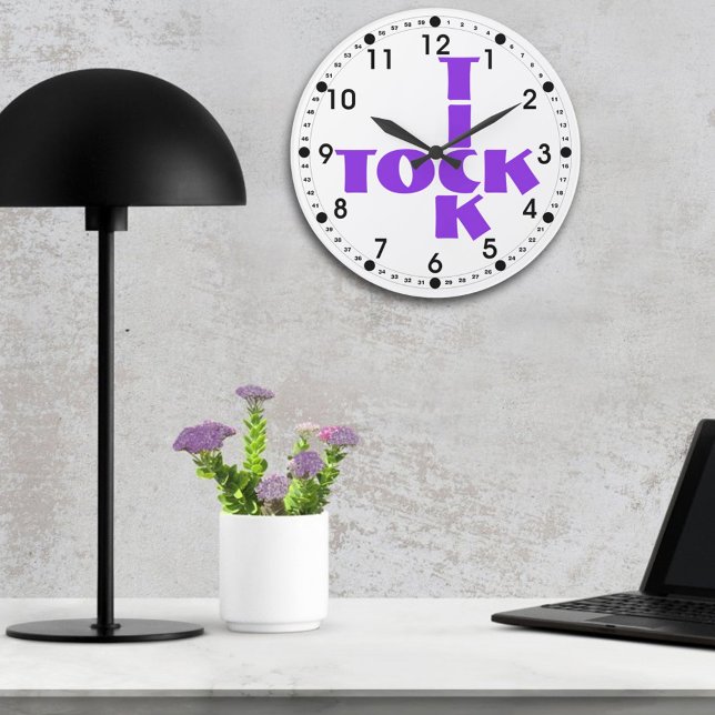 Reloj Redondo Mediano Estilo de cruz de tipografía violeta (acrylic wall clock with cross words tick tock. )