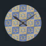 Reloj Redondo Mediano Estrella Judea De David Metalizado Gold Blue<br><div class="desc">Está viendo la colección de diseño de Lee Hiller. Colección de ropa,  regalos y coleccionables Lee Hiller Photography o Digital Art Collection. Puedes ver su fotografía de la naturaleza en http://HikeOurPlanet.com/ y seguir su blog de caminatas dentro del Parque Nacional de Hot Springs.</div>