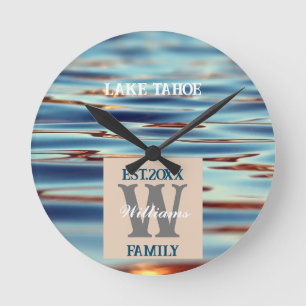 Reloj Redondo Mediano Familia de agua del lago Monogram 