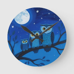 Reloj Redondo Mediano Familia de búhos nocturnos bajo la luz de la luna