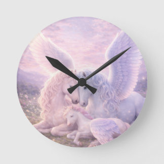 Reloj Redondo Mediano Familia de Pegaso: Arte en lienzo de fantasía con 