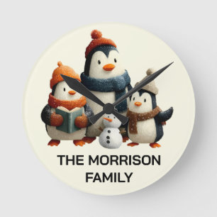 Reloj Redondo Mediano Familia de pingüinos de invierno con muñeco de nie