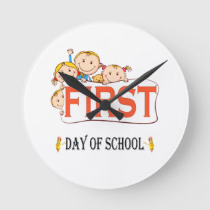 Reloj Redondo Mediano Feliz Primer Día de Escuela De Vuelta a la Escuela